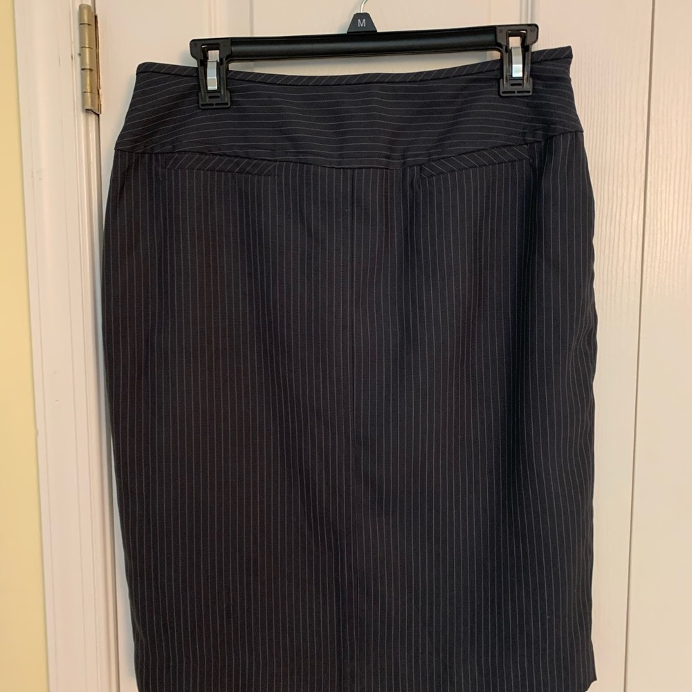 Three piece suit - Picture 5 of 10